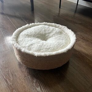 White Sherpa Cat Bed